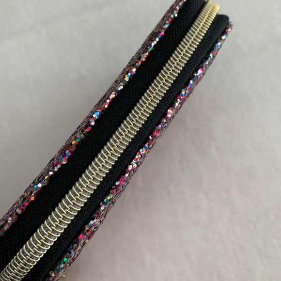 🇨🇦 Makeup Brushes - with Sparkly Case and Mirror Inside - Picture 7 of 7